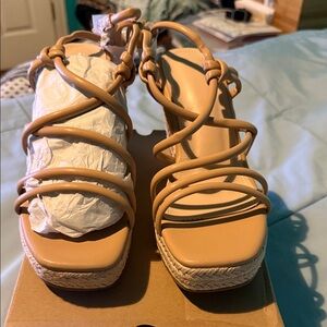 NWBOX Elegant Tan Espadrille Sandals for Women
